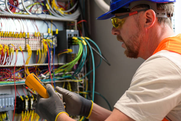Best Affordable Emergency Electrician  in Oak Grove, LA